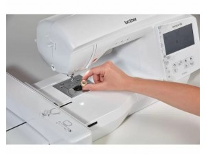 Masina de brodat Brother Innov-is NV880E