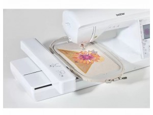 Masina de brodat Brother Innov-is NV880E