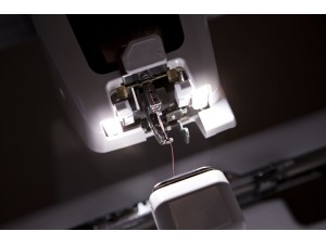 Masina de brodat Brother VR