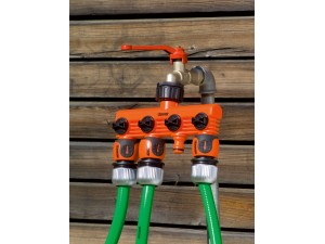 Conector robinet cu 4 iesiri