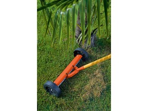 Aerator pentru gazon cu roti